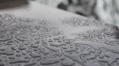 su damlaları mermer şelale Çeşme