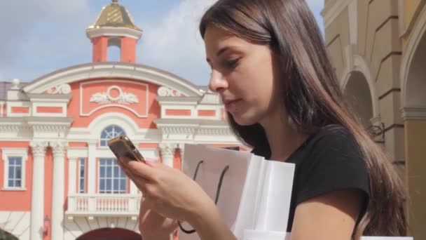 Chica Compras Línea Teléfono Digital Tecnología Compra — Vídeo de stock