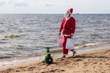 noel baba hediyeler noel tatili mutlu yıl geliyor hediyeler ile birlikte geliyor