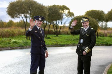 Pilotlar, profesyonel iş havayollarına gülümsemelerini hoş karşıladı