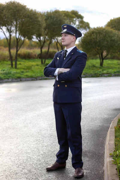 Piloto Orgulhoso Confiante Sucesso Uniforme Aviador — Fotografia de Stock