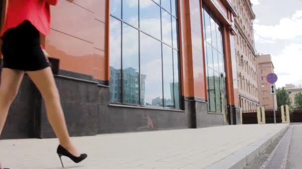 Sexy Business Woman Passes Office Building Job Street — Stock Video