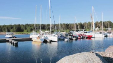 Günbatımında yat kulübü park limanı deniz yolculuğu yaşam tarzı manzarası