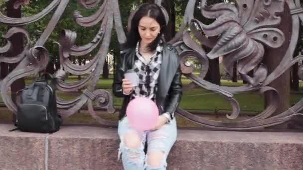 Young Beautiful Woman Drinking Coffee Ornate Lattice Street Bag — Stock Video