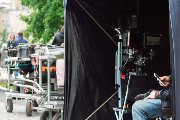 sahne arkası film yönetmeni film oynatma ekibi video prodüksiyon endüstrisi yapımcısı