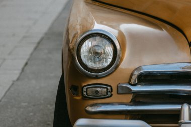 Eski otomobil retro far kanatları zarif silindir antika tampon