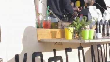 Sokak kahvesi işi otomobil minivan servis festivali