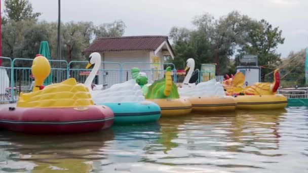 Carruseles Vacíos Parque Atracciones Nadie Virus Cuarentena Apocalipsis — Vídeos de Stock