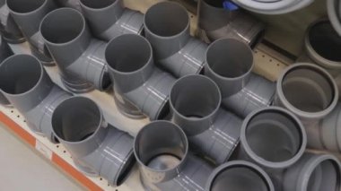 Borular polivinil klorür plastik kanalizasyon tuvalet bağlantıları tesisat depolama mağazası