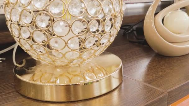 Lámpara Mesa Con Piedras Cristal Tienda Oro Venta Decoración Vintage — Vídeos de Stock