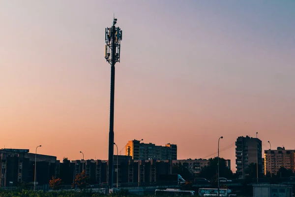 Torre Celular Transmisor Inalámbrico Conexión Microondas Señal Telecomunicaciones Teléfono — Foto de Stock