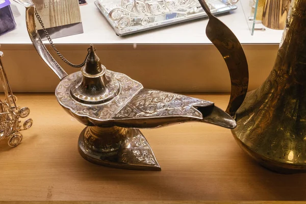 Aladdin Lampa Arabien Guld Gåva Fantasi Prydnad Orientaliskt Ljus — Stockfoto