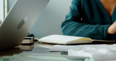 Office 4 k Danışma çalışan Mimarlar orta kesit
