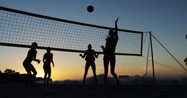 Jogadoras Voleibol Jogam Voleibol Praia — Vídeo de Stock