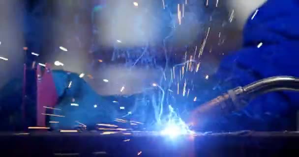 워크샵 K에서에서 막대에 횃불을 용접기 — 비디오