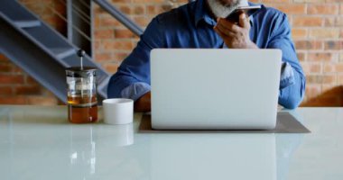 4 k evde cep telefonu üzerinde konuşurken etkin komuta sizde