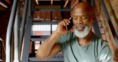 4 k evde cep telefonu üzerinde konuşurken etkin komuta sizde