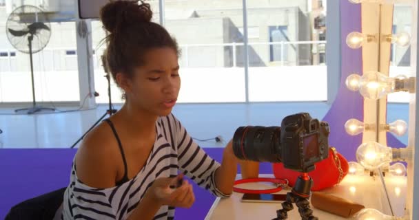 Young Model Applying Make Photo Studio — Stock Video