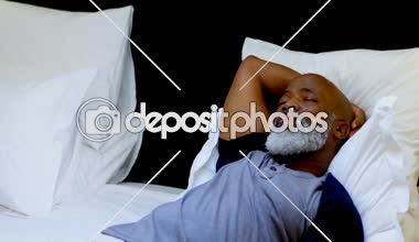 Komuta sizde 4 k evde yatak odasında yatmak