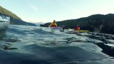 Banff National Park, Amerika Birleşik Devletleri river suda kayık tekne kürek turist