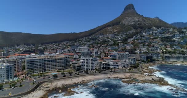 Luchtfoto Van Strand Stad Een Zonnige Dag Kaapstad Zuid Afrika — Stockvideo