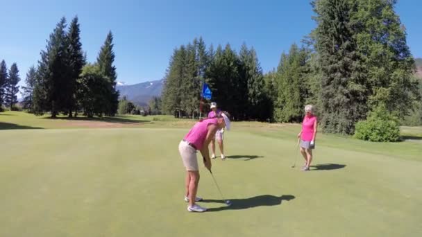 Golfen Golf Course Zonlicht Vrouwen — Stockvideo