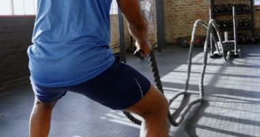 Komuta sizde crossfit ip eğitim fitness Studio 4 k yaparken düşük bölümü