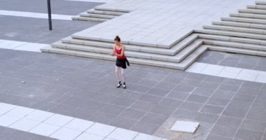 4 k şehirde kaldırım performans kadın balet