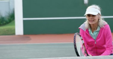 Üst düzey çift tenis Tenis Kortu 4 k içinde oynamaya