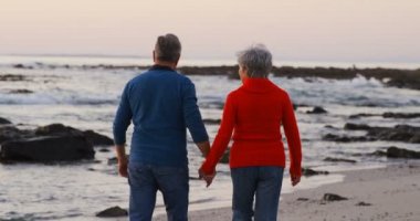 Dikiz üst düzey çift el el Beach 4 k yürüyüş