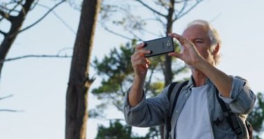 Komuta sizde kırsal cep telefonu ile fotoğraf güneşli bir günde 4 k tıklayarak