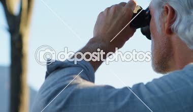 Komuta sizde dürbün kırsal yoluyla güneşli bir günde 4 k arıyorsunuz