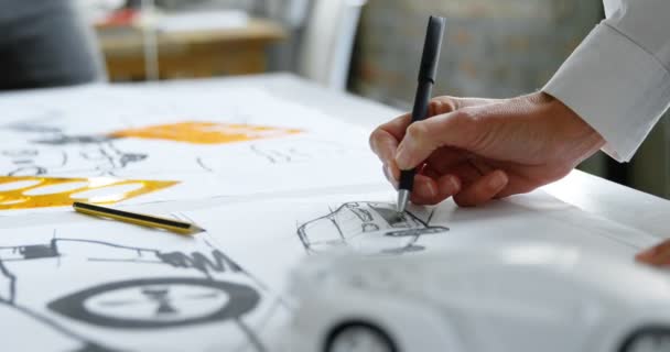 Gros Plan Concepteur Voiture Dessiner Conception Voiture Dans Bureau — Video