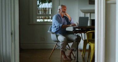 Etkin komuta sizde dizüstü ev 4 k kullanma