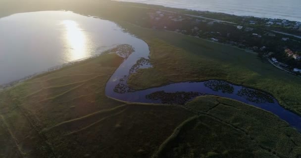 Antenne Einer Wunderschönen Landschaft Meer Bei Sonnenaufgang — Stockvideo