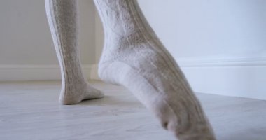 Kadın fitness stüdyosu 4 k Aşırı germe düşük bölümü