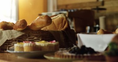 Somun ekmek ve tatlı gıdalar sayaç Cafe