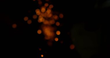 Garajda 4 k kaynak meşale parıldıyor