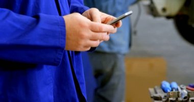 Cep telefonunuzun ve 4 k garajda mekanik orta bölüm