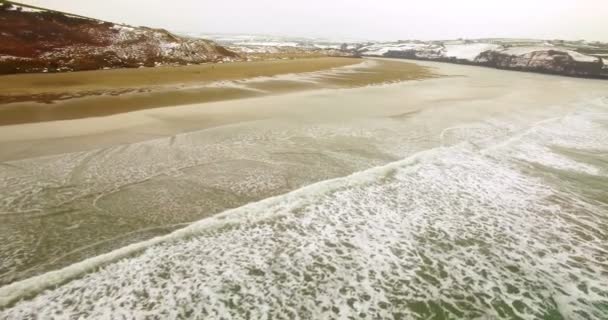 Vue Aérienne Des Montagnes Enneigées Mer — Video