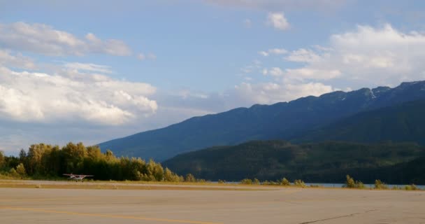 Aviones Privados Despegando Pista — Vídeos de Stock