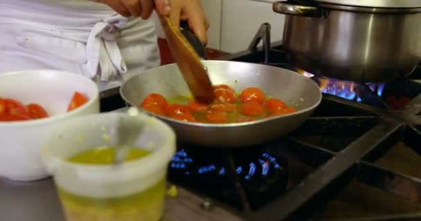 Bäcker Bereitet Essen Küche Bäckerladen — Stockvideo