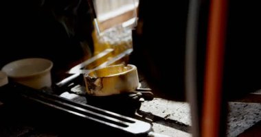 Çalışmanın takı tasarımcı atölyesinde 4 k yakın çekim