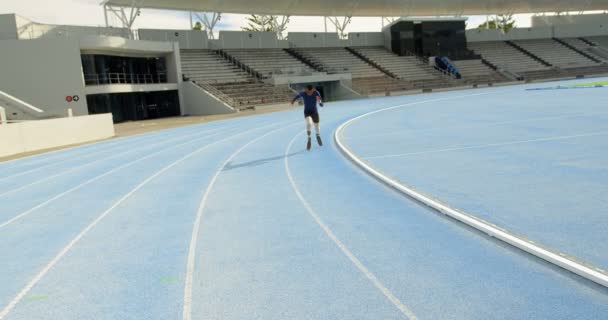 Behinderten Leichtathleten Laufen Auf Laufbahn Sportgelände — Stockvideo