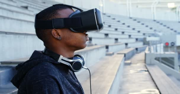 Athlétisme Handicapé Utilisant Casque Réalité Virtuelle Sur Site Sportif — Video