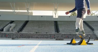 Engelli koşu parkuru 4 k üzerinde yarış için hazır almak atletik