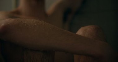 4 k evde banyoda banyo adam Close-up