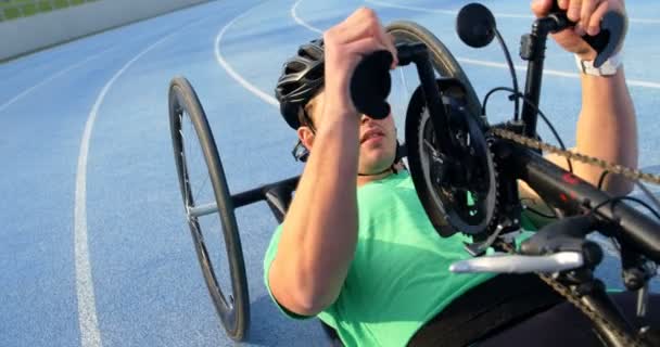 Desativado Atleta Corrida Cadeira Rodas Uma Pista Corrida — Vídeo de Stock