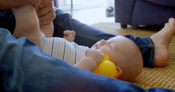 Perder Padre Jugando Con Bebé Casa — Vídeos de Stock