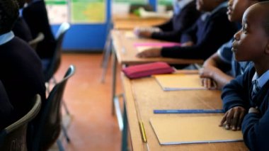 Okulda sınıfta okuyan Schoolkids 